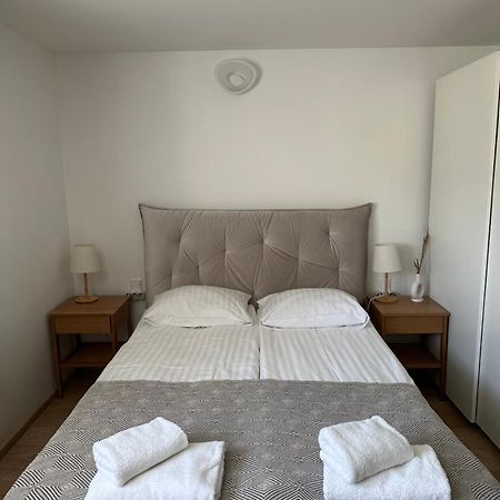 Nidos Palve Ground Zero Apartment Ngoại thất bức ảnh