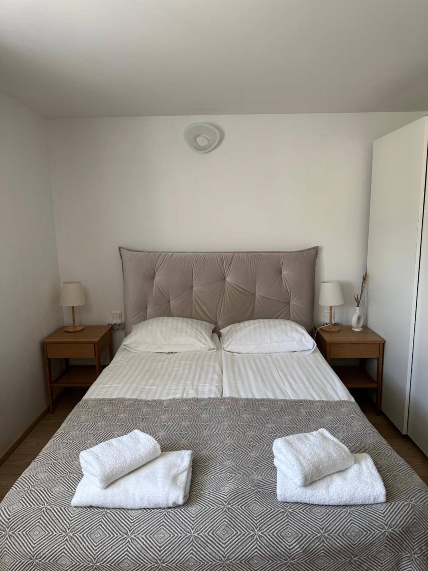Nidos Palve Ground Zero Apartment Ngoại thất bức ảnh